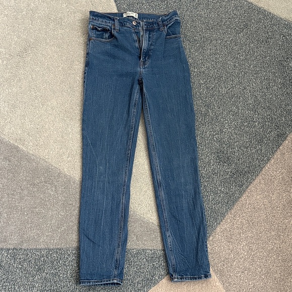 Abercrombie & Fitch Denim - Abercrombie High Rise Mom Jeans 25T